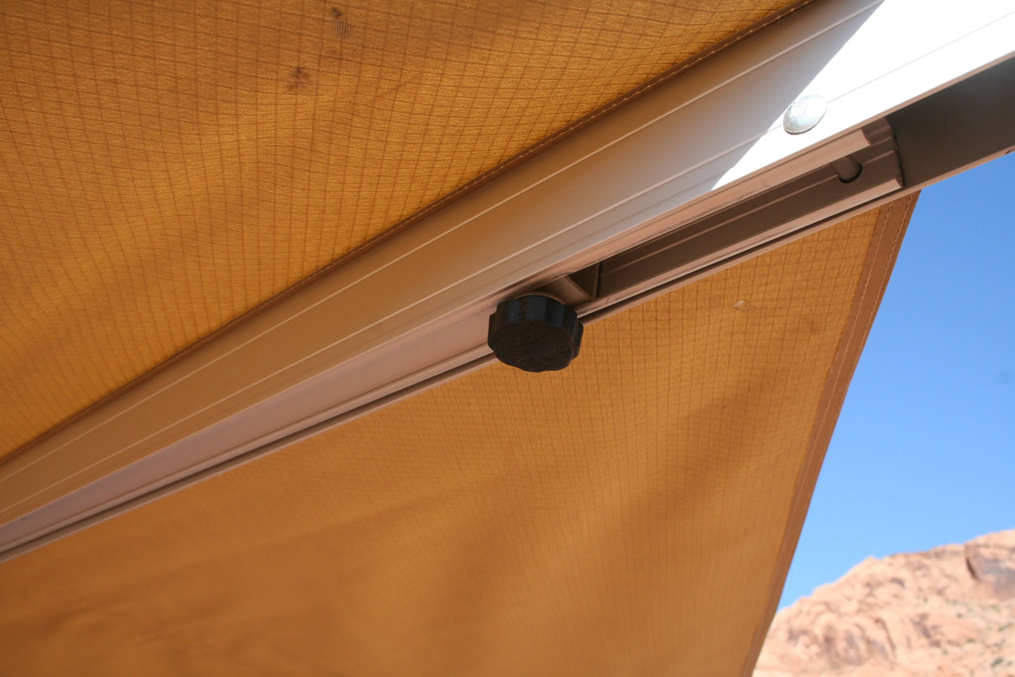 EEZI-AWN | Bat 270 Awning