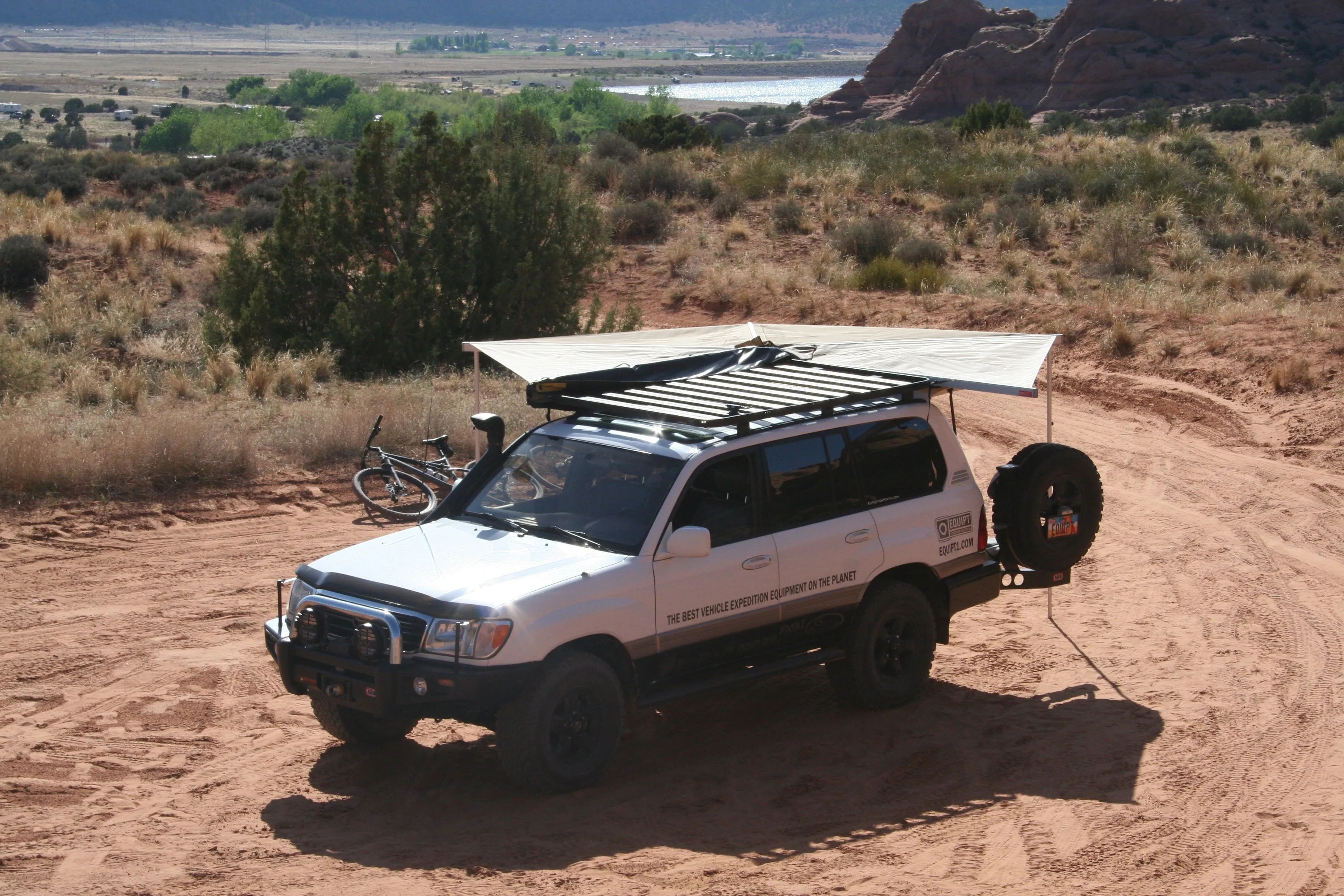 EEZI-AWN | Bat 270 Awning